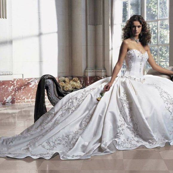 Eve Of Milady | Dresses | Eve Of Milady Wedding Dress 422 Includes  display picture 1
